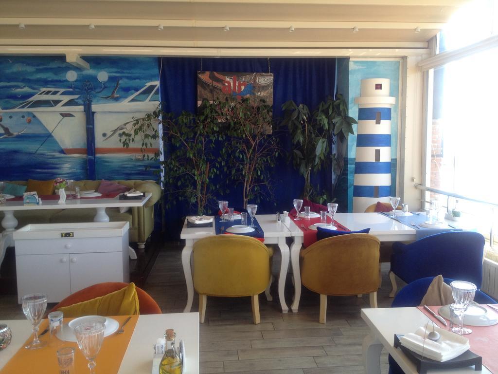 Alp Otel Restaurant Küçükkuyu Extérieur photo