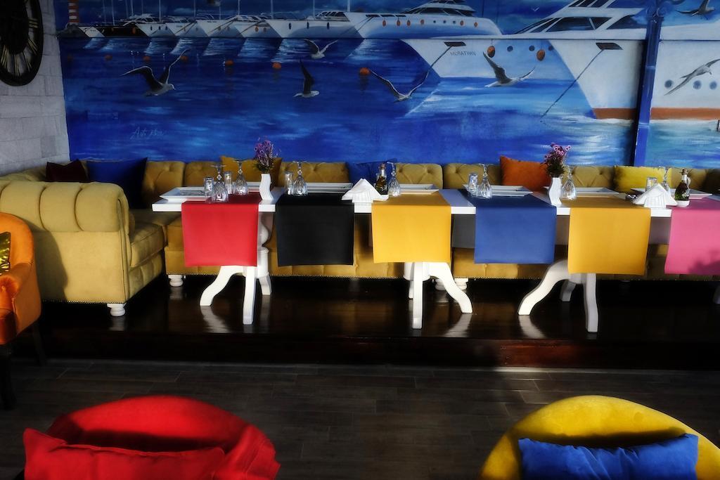 Alp Otel Restaurant Küçükkuyu Extérieur photo